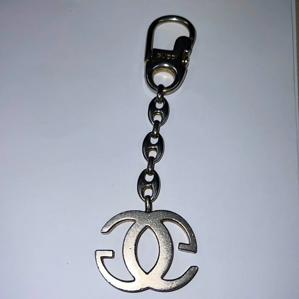 Gucci Authentic Metal Chain Link Keychain